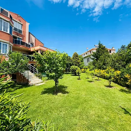 Treekos Istanbul Airport מלון 4*