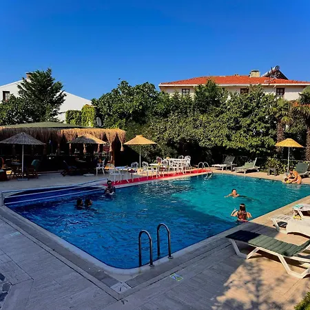 Treekos Istanbul Airport מלון 4*