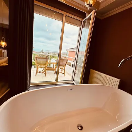 Treekos Istanbul Airport 4*