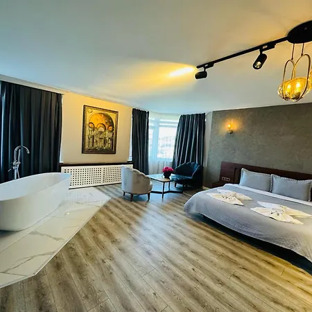 Treekos Istanbul Airport 4*