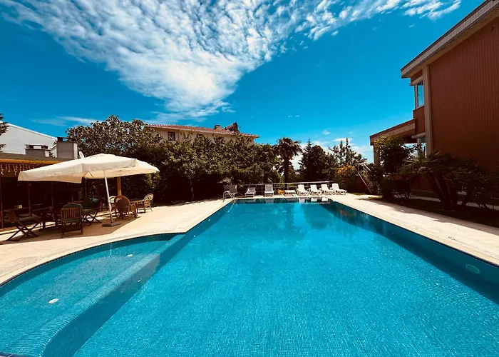 호텔 Treekos Istanbul Airport 4*