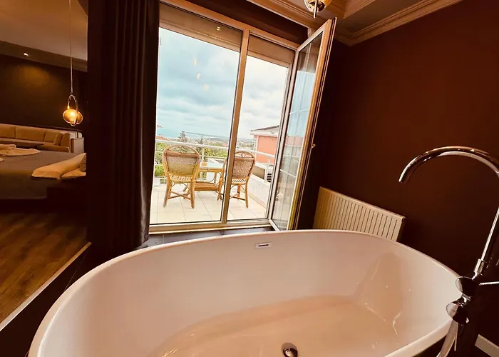 Treekos Istanbul Airport 4*